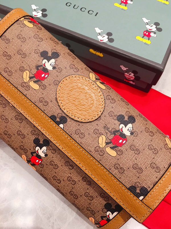 グッチ財布 レプリカ背面デザイン
